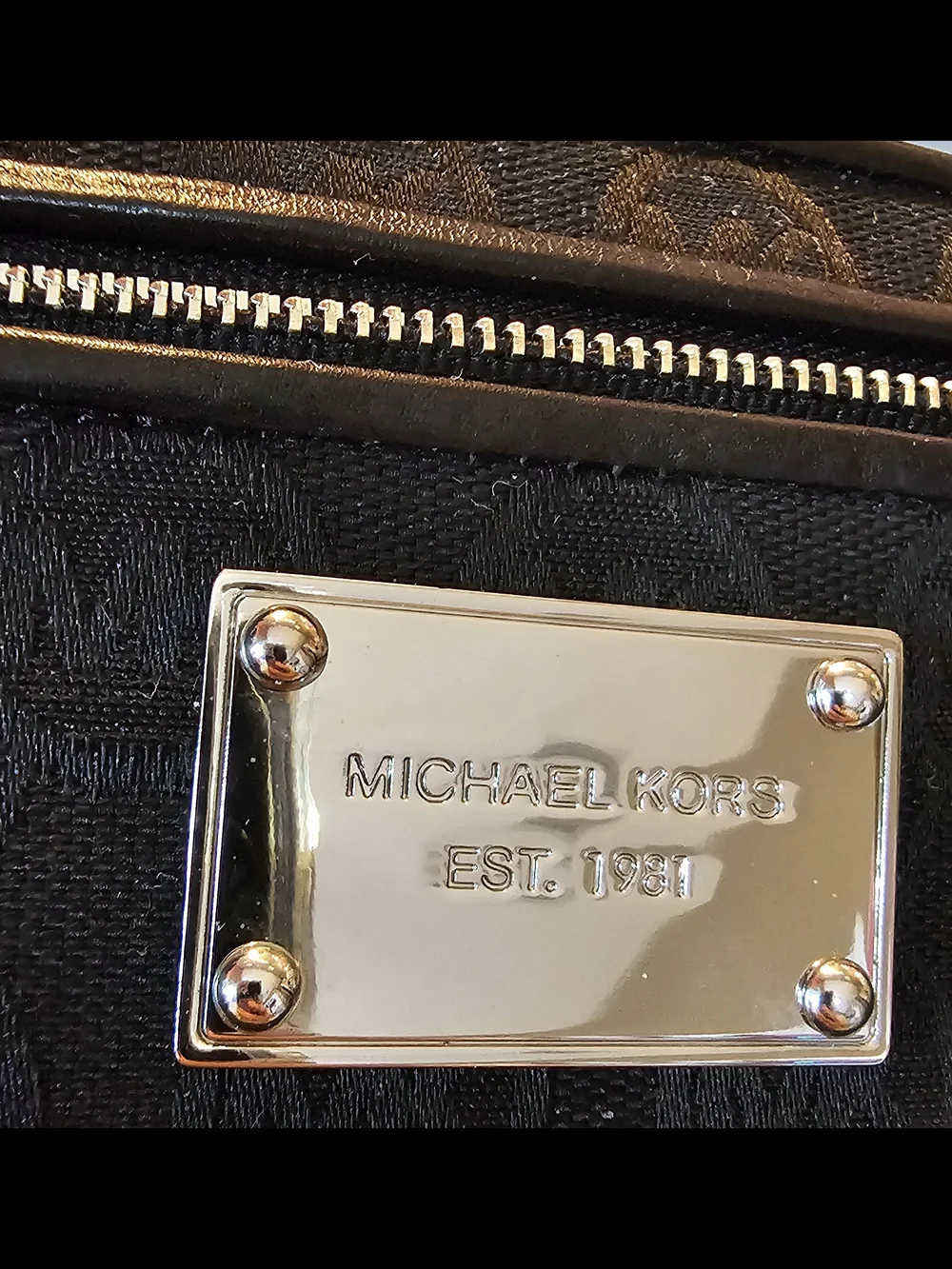Michael Kors Jet Set Lg Wristlet with Silver Hardware In Jacquard Print